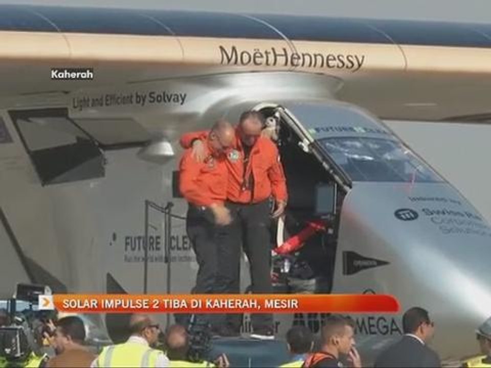 Solar Impulse 2 tiba di Kaherah, Mesir