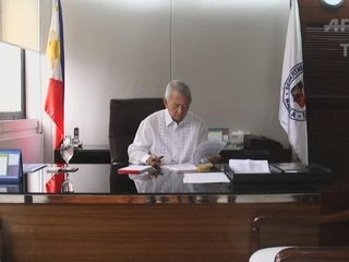 Philippines govt says country willing to share South China Sea