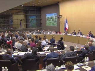 France attacks probe urges intelligence overhaul