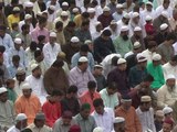 Muslims across the world celebrate Eid al-Fitr