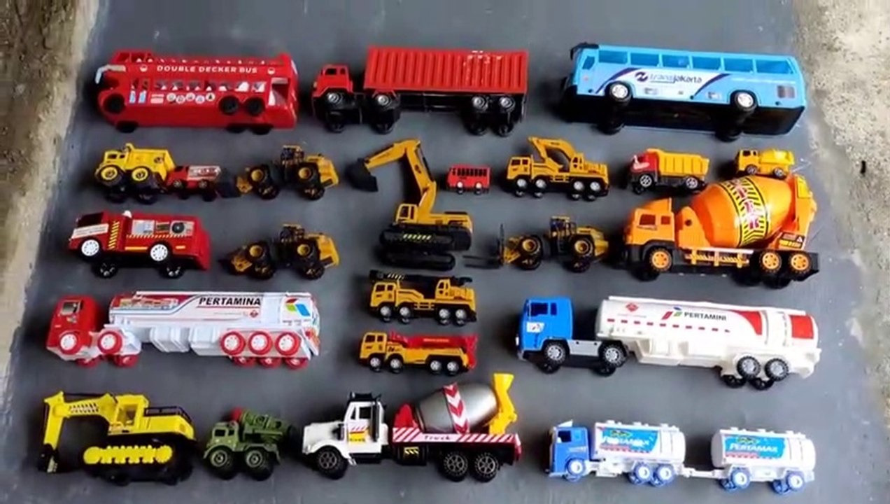 Excavator bulldozer Wheel loader Compactor tow truck mixer truck truk pasir truk molen truck Part 11