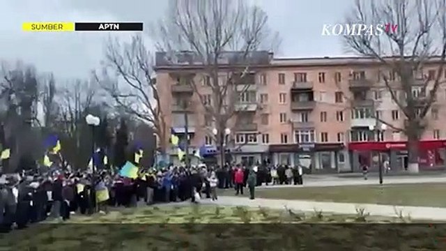 Cara Presiden Ukraina Kobarkan Semangat Rakyat Donbas Lawan Rusia