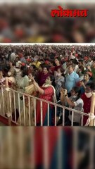 भर सभेत मोदी आठवलेंना असे भेटले