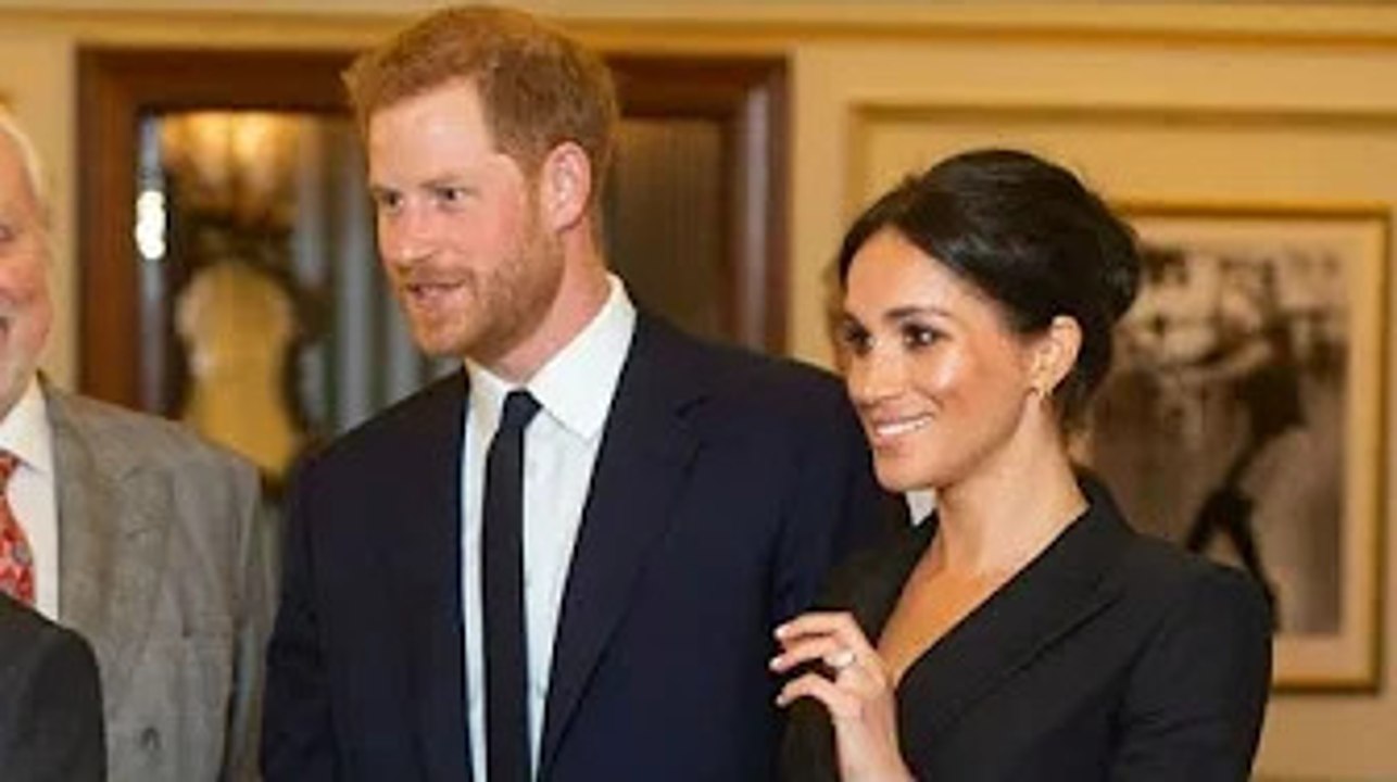 Expert Debunks Meghan's Control Method By Invading Men's Intimate Space