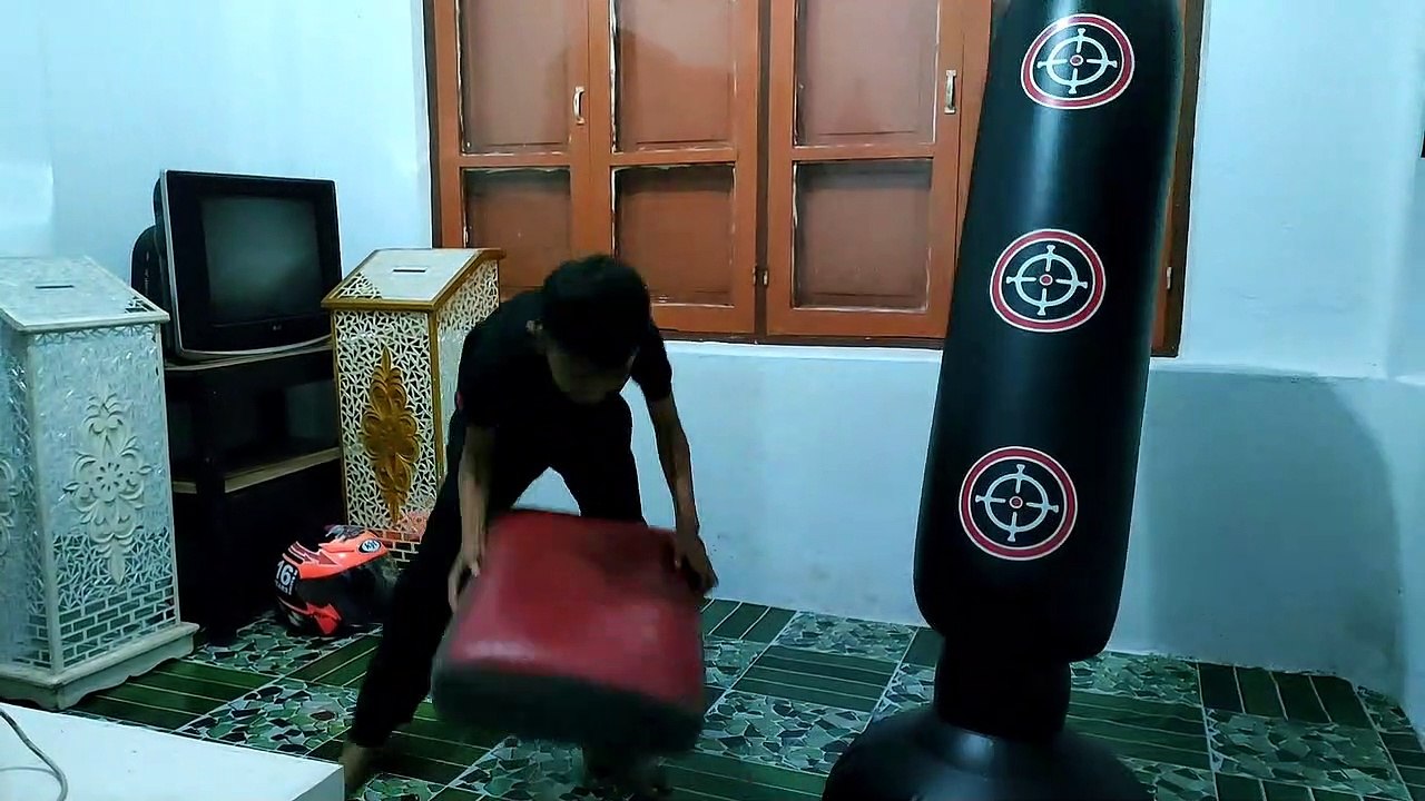Boc1l latihan silat
