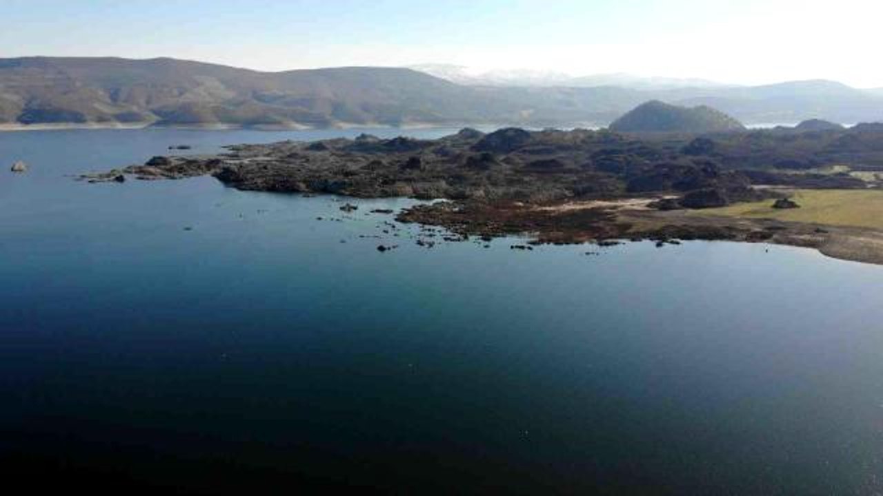 Son dakika haber! Manisa Demirköprü Barajı'nda su seviyesi eksi 1,40 seviyelerine yükseldi