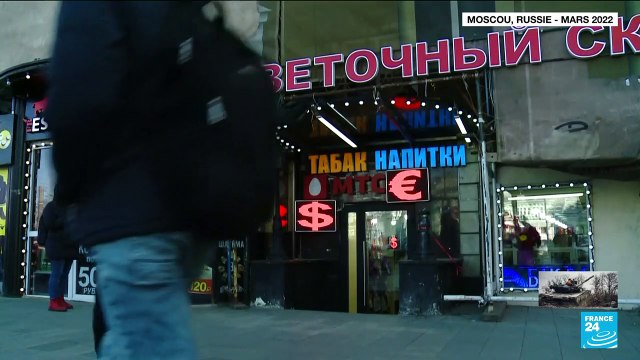 Sanctions contre la Russie : les cartes bancaires Visa et Mastercard russes suspendues à l'étranger