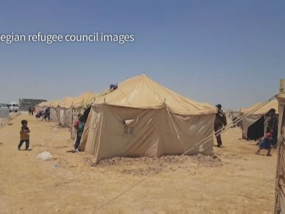 Iraqis displaced by Fallujah fighting take shelter in camp