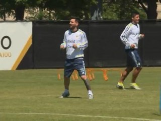Ailing Messi joins team for full training session in Chicago