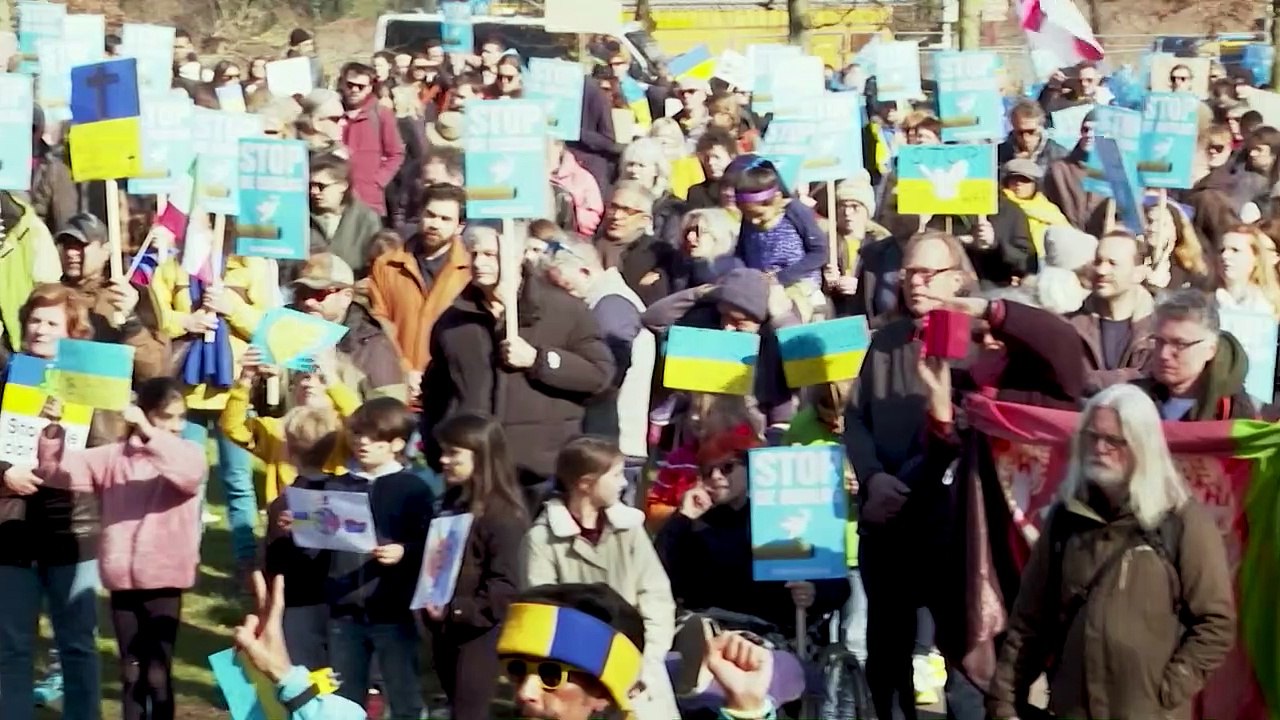 Ukraine: nouvelles manifestations pour la paix dans plusieurs villes occidentales