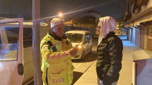 Son dakika... EHLİYETSİZ SÜRÜCÜ POLİSTEN KAÇAMADI; 6 BİN TL CEZA UYGULANDI