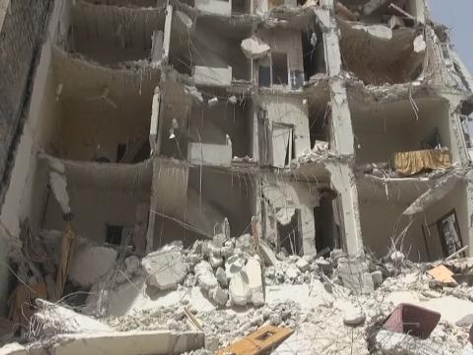 Syrian regime air raids kill dozens in Aleppo