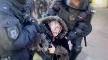 Rusya'da savaş karşıtı gösterilerde gözaltı sayısı 2 bin 500'ü aştı