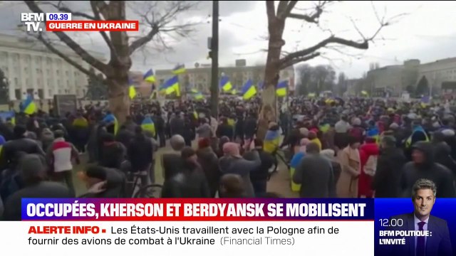Guerre en Ukraine: le courage des habitants de Kherson qui manifestent contre l’occupation russe