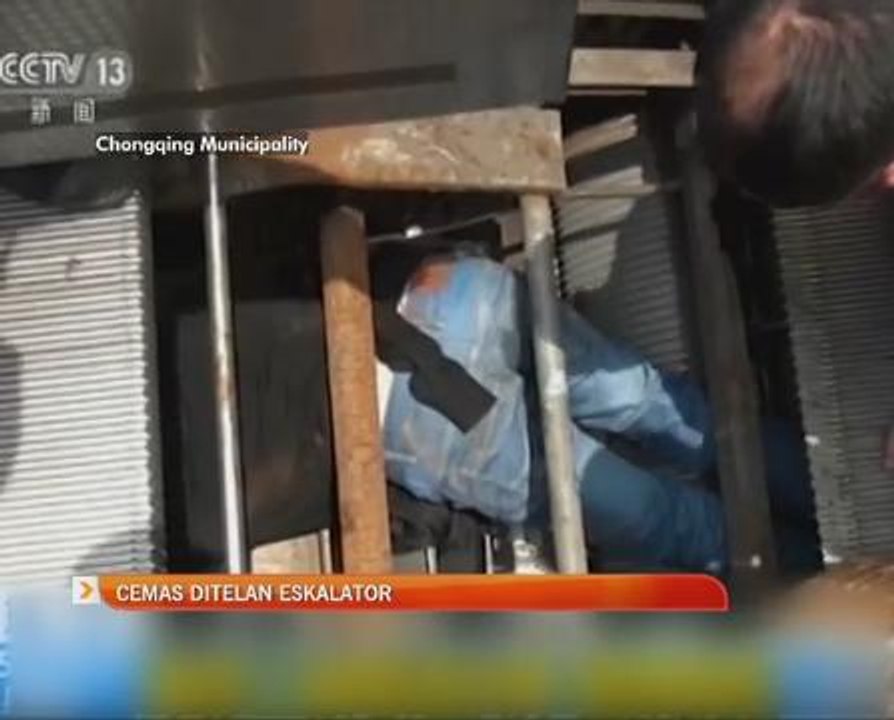 Cemas ditelan eskalator