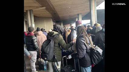 Ucraina, l'odissea di Alexander per lasciare Kiev. Discriminato perché africano