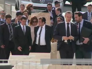 French PM pays tribute to Jewish victims of Paris attacks