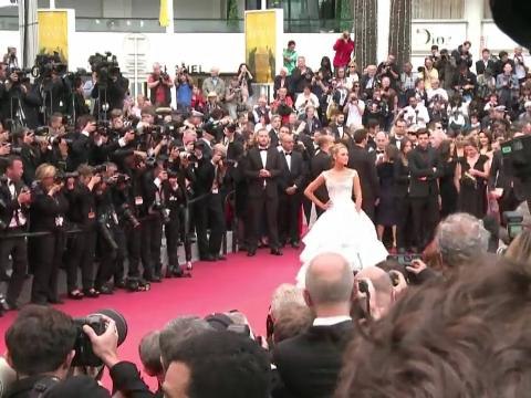 Ken Loach and the I Daniel Blake team on the Cannes red carpet