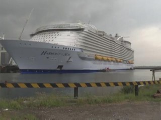 World's biggest cruise ship delivered in France