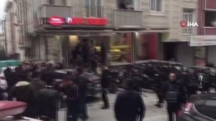Esenyurt'ta araç park etme kavgası cep telefonu kamerasına yansıdı