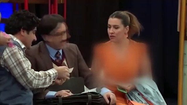'Etekli' Ali Sunal'ın ekibinden kadınlara hakaret ve taciz skandalı! Feministlerin 'üç maymun'u oynaması bekleniyor