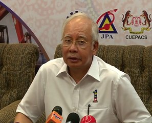 Penarikan semula gelaran rasmi Datuk Seri kepada Ahmad Razif