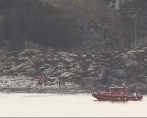 13 maut helikopter terhempas