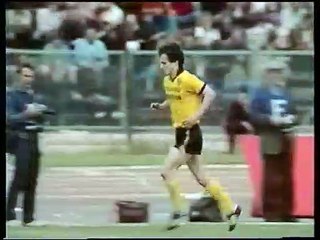 Скачать видео: SG Dynamo Dresden v Berliner FC Dynamo 26 Mai 1984 FDGB-Pokal 1983/84 Finale 1. Halbzeit