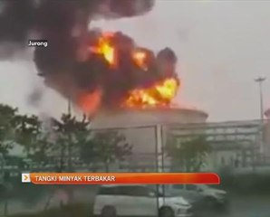 Tangki minyak terbakar di Singapura
