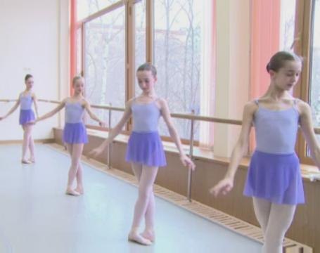 Bolshoi dreams: Tradition reigns at Russian ballet school