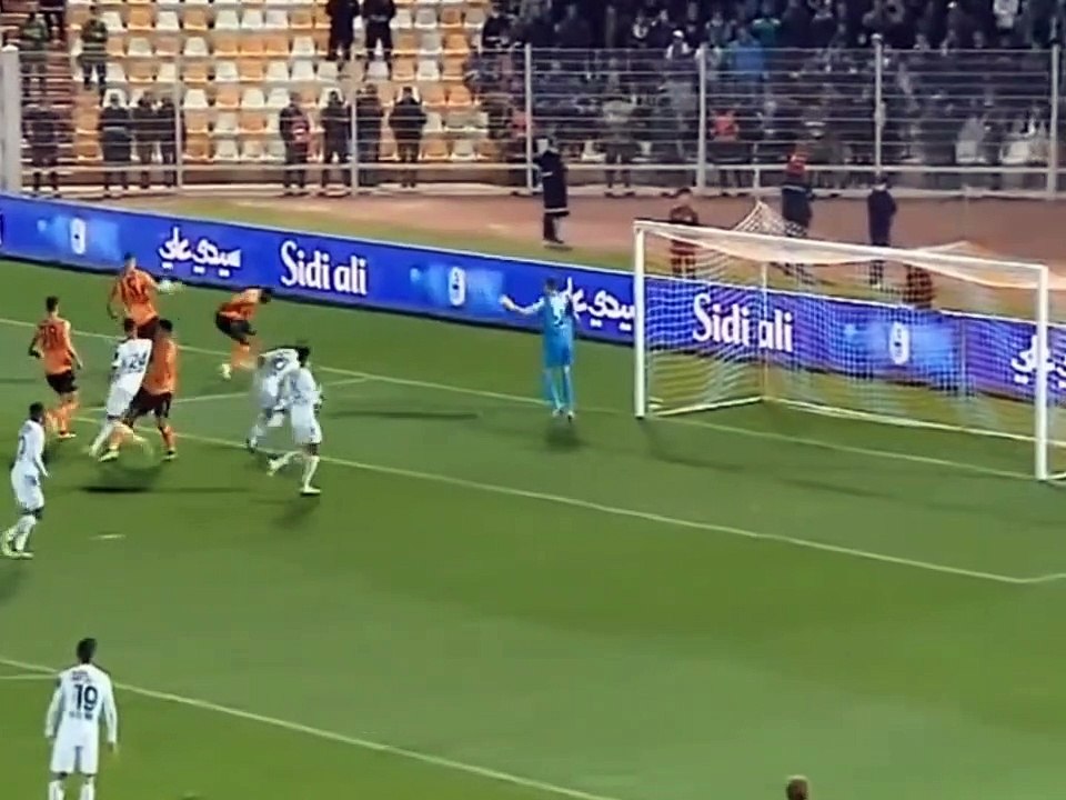 ملخص  مباراة الرجاء ضد نهضة بركان 2-1. Résumé m...
