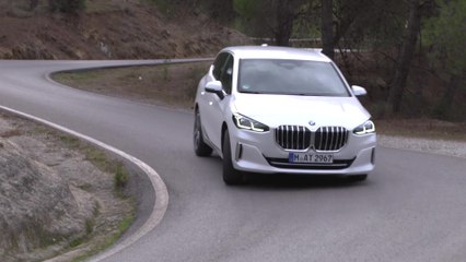 Neuer BMW 2er Active Tourer jetzt auch mit BMW xDrive, zusätzlicher Außenfarbe und optimiertem Driving Assistent Plus