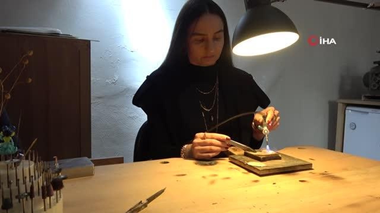 Sinoplu takı tasarımcısı Özgül Köksal, doğadan...
