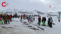 Kop Kayak Merkezi'nde düzenlenen kayak yarışları nefes kesti