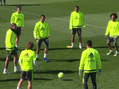 Real Madrid's Zinedine Zidane ready to coach his first 'Clasico'