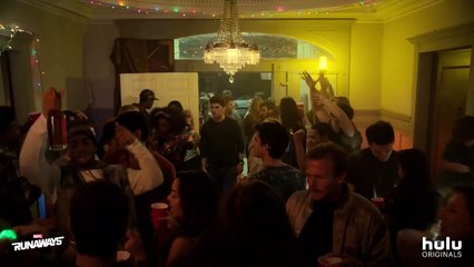 Marvel&#039;s Runaways Tráiler (3) VO