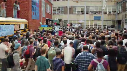 Te Pego na Saída Trailer Legendado