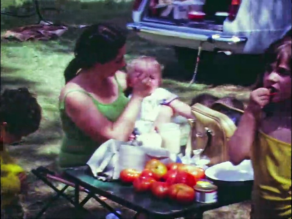 Muchos hijos, un mono y un castillo Tráiler