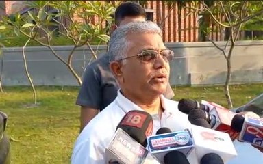 'দায়িত্ব থেকে পালিয়ে যারা জ্ঞান দেয় তাদের লোক স্বীকার করে না', তথাগতকে পাল্টা দিলীপের