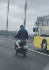 KÖPRÜYE ÜCRET ÖDEMEMEK İÇİN PLAKAYI CERRAHİ MASKEYLE KAPATTILAR