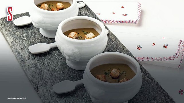 Vídeo Receta: Chupito de crema de legumbres con croutons