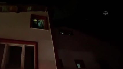 Eflani'de evin çatısı yangında hasar gördü