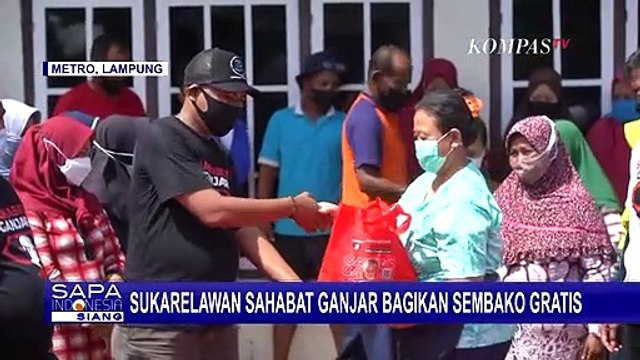 Di Tengah Tingginya Harga Bahan Pokok, Sukarelawan Sahabat Ganjar Bagikan Sembako Gratis