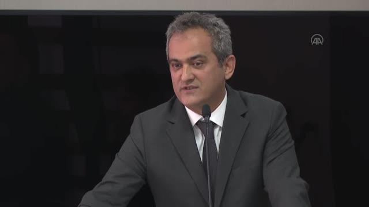 Bakan Özer: "Özel eğitim materyallerini Milli Eğitim Bakanlığı dışarıdan satın almıyor"
