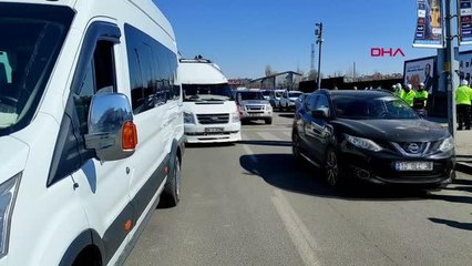 KARS'TA SERVİS SÜRÜCÜLERİNDEN KONVOYLU 'ZAM' EYLEMİ