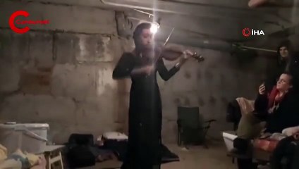 Bomba yağarken sığınakta keman çaldı