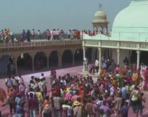 India celebrates Holi festival with traditional coloured powders