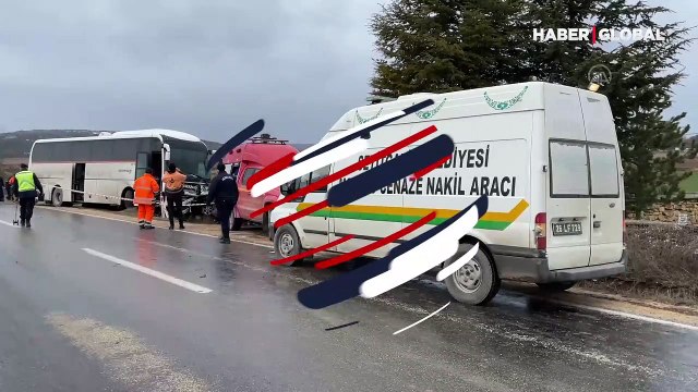 Eskişehir'de otobüs ile otomobil çarpıştı: 3 ölü, 1 yaralı
