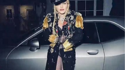 VOICI - Madonna méconnaissable sur des clichés sans filtre, ce détail qui a choqué les internautes