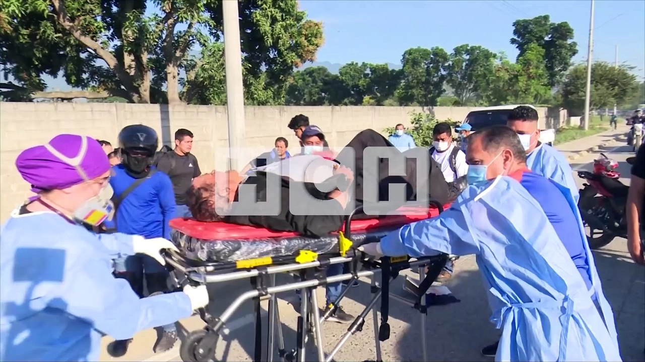 "Rapiloco" embiste camioneta dejando seis heridos #MóvilSPS